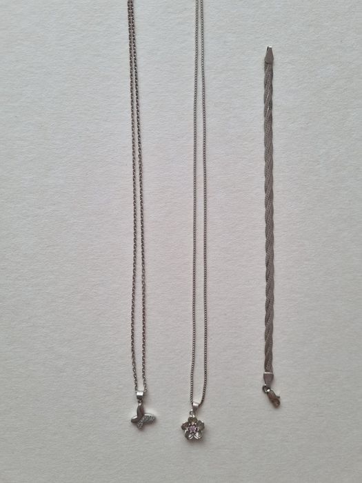 Сребърни колиета, гривна и обеци