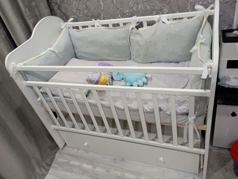 Детская кроватка