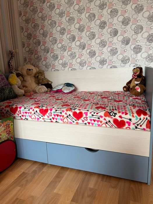 Кровать детская с матрасом