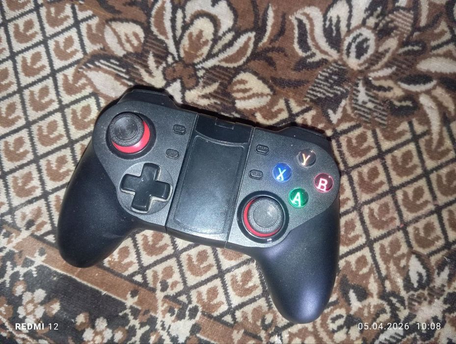 Продам гейм пад.