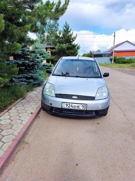 Ford Fiesta 2005 год