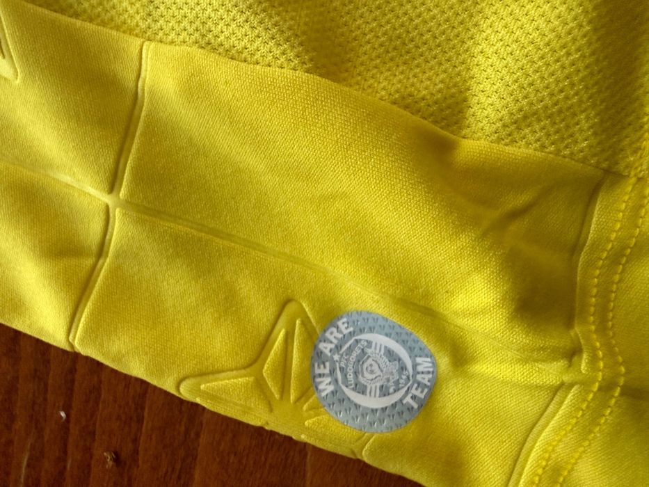 Две футболни фланелки