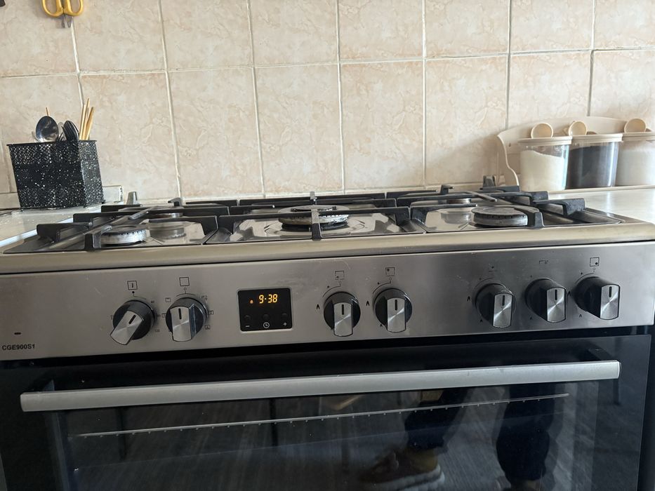 Продам газовую плиту