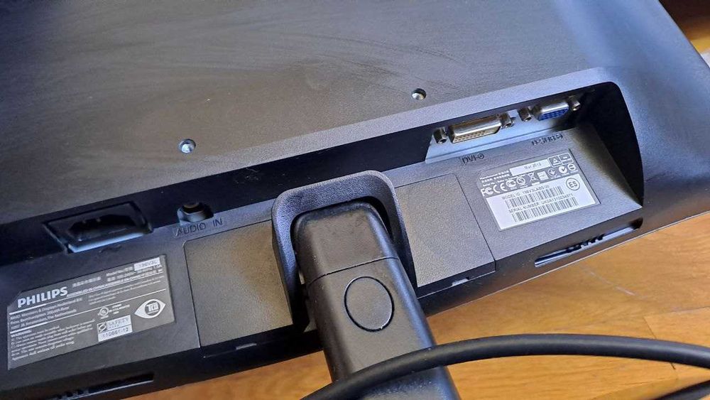 Монитор Philips 196V3LAB5 18.5", Wide, Full HD, DVI, Говорители