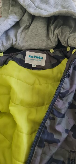 Продам куртку на мальчика демисезон