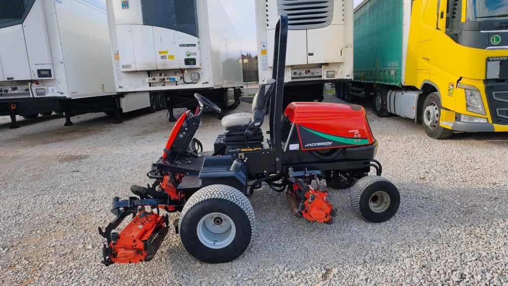 Шпинделна косачка Jacobsen Fairway 305 за стадиони и голф игрища