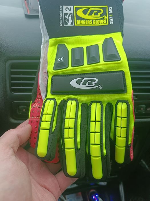 Перчатки  3000 срочно