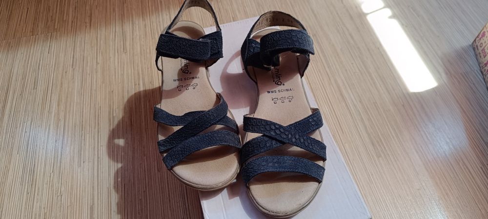 Детски сандали и кецове естествена кожа