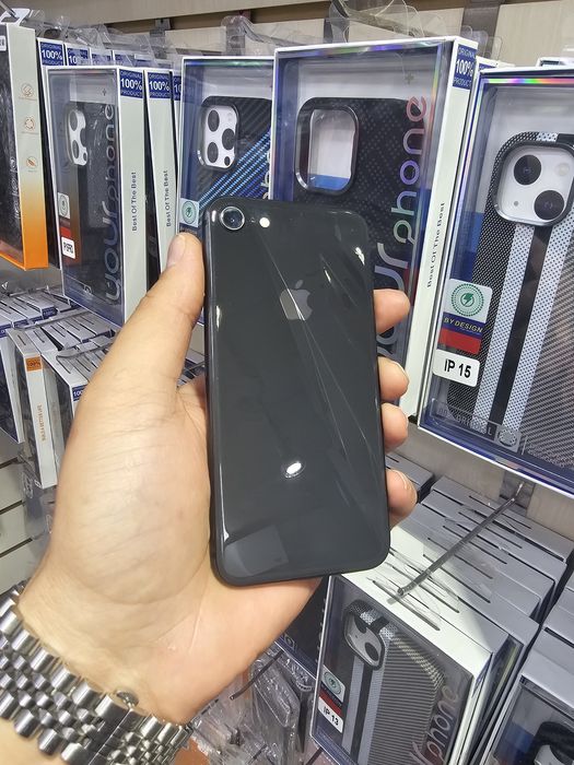 Продам Айфон 8 64г