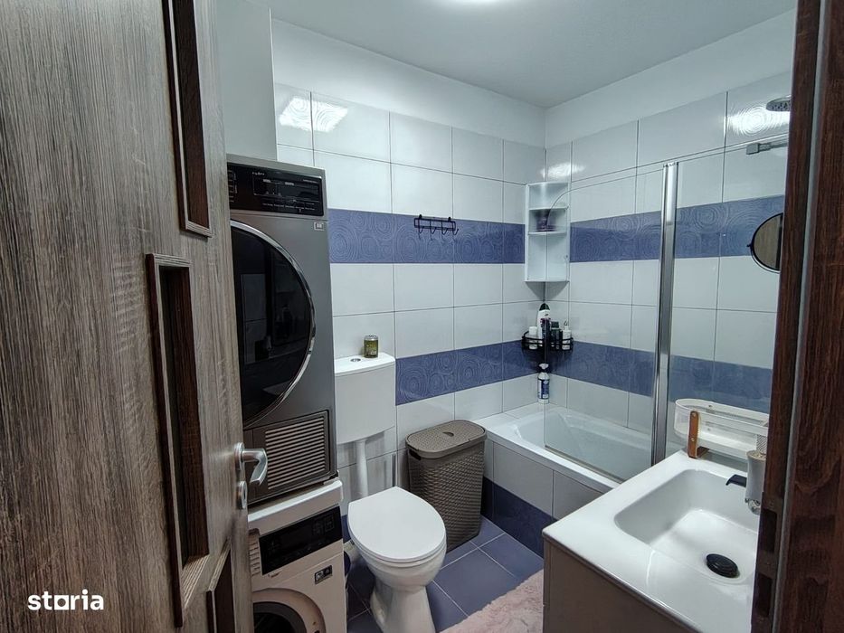 Apartament de vanzare 3 camere cu terasa, mobilat si utilat, parcare