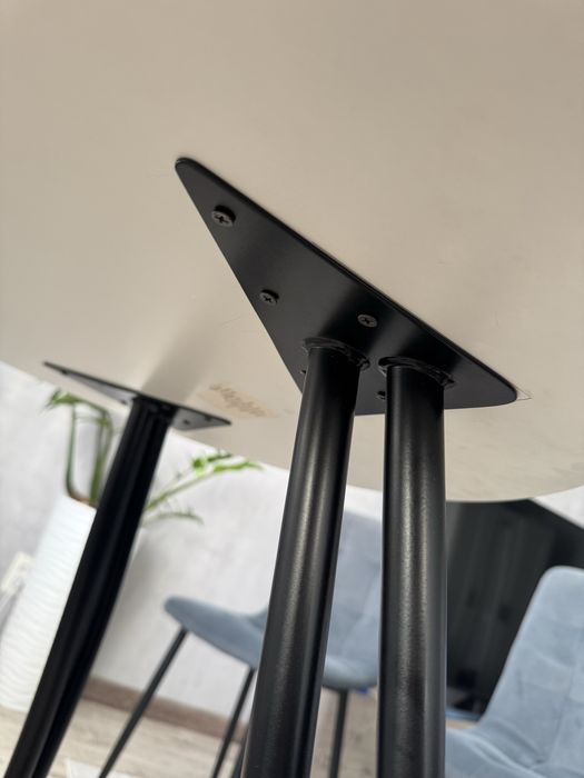 Продам кухонный стол