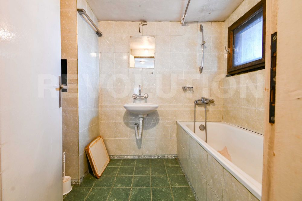 Продава се Тристаен апартамент в София, Център - 120 кв.м за 2084 €/кв.м - Снимка #7