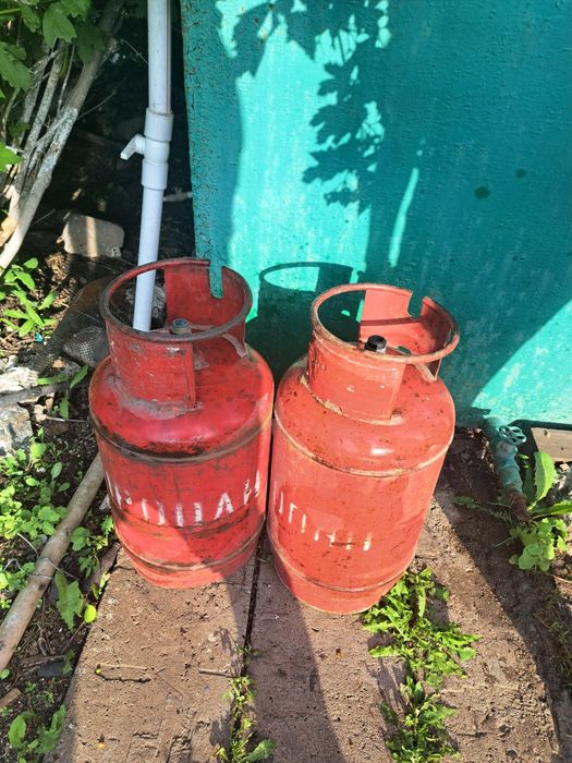 Продам два газовых баллона