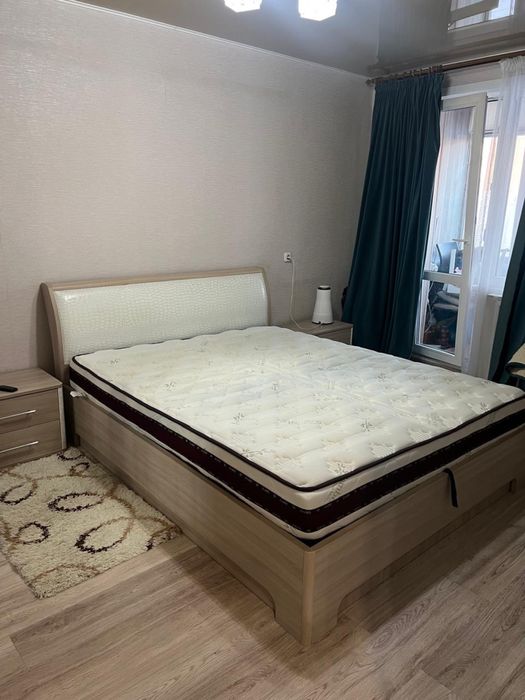 Продаем спальный гарнитур
