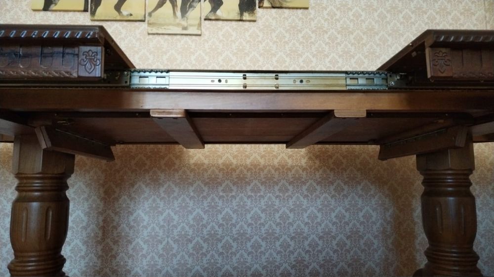 Срочно)Продам стол со стульями 6 шт