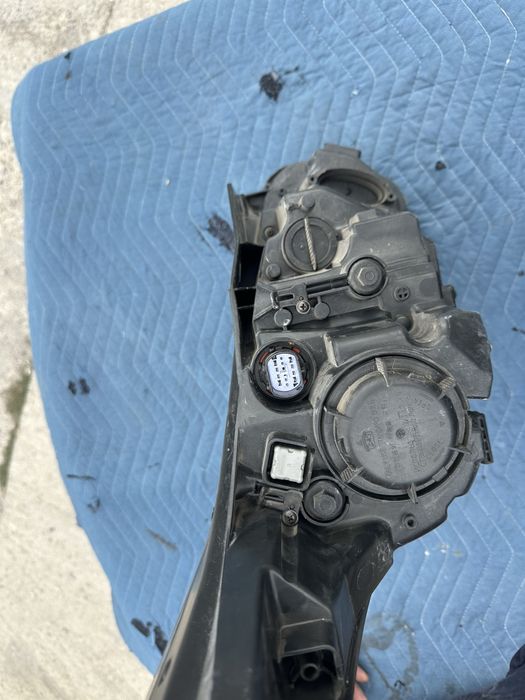 Kia Xceed ляв фар след 2019