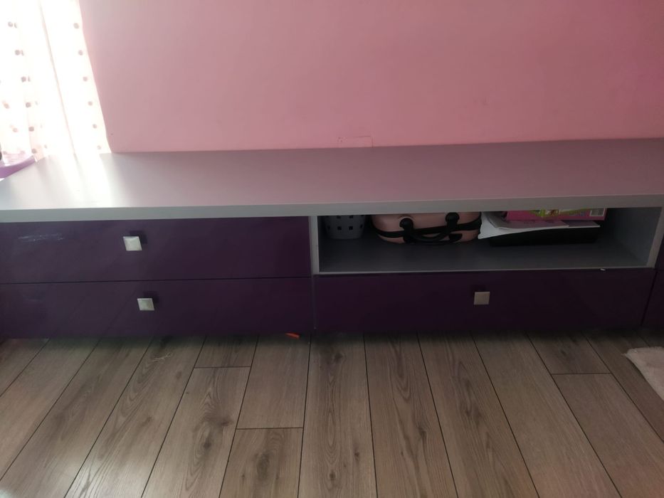 Vând mobila living!