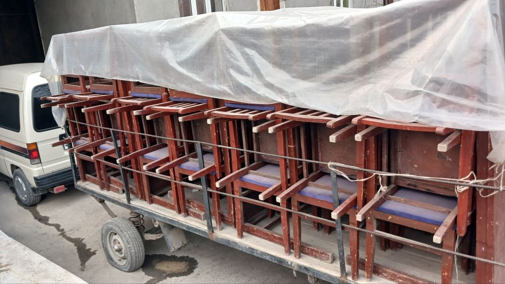 Стол стул сотилади пирсепбилан