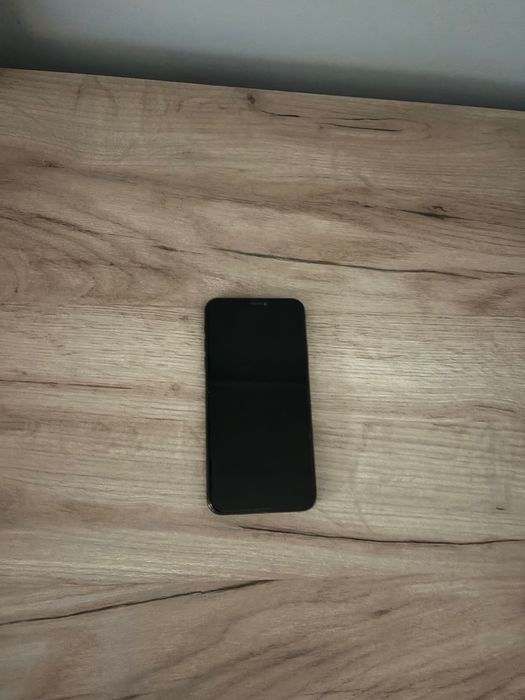 Vând iPhone 11 PRO MAX