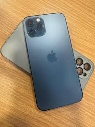 Срочно продам iPhone 12 про