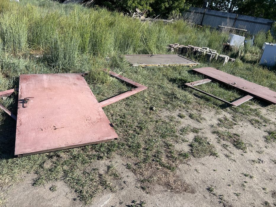 Продам металлический двери