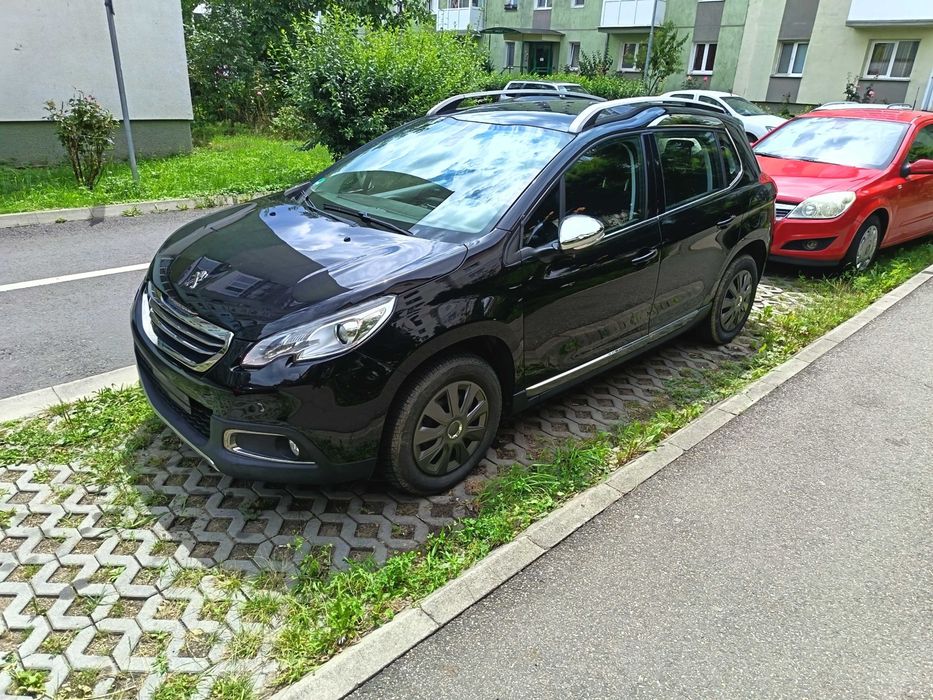 Peugeot 2008 1,2benzină, 82cp din 2015