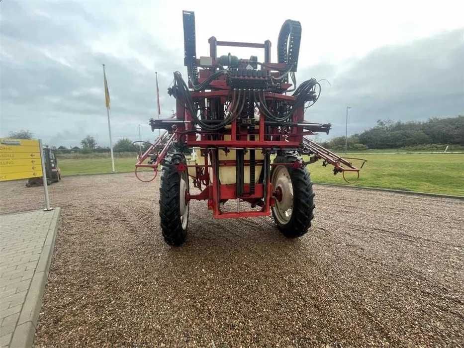 Met erbicidat  Hardi Agri  3800 litri cu 28 m deschidere  an 2017 Amazone Kuhn Atlantique Rau Vicon Kverneland John Deere Case CLaas New Holland Fendt