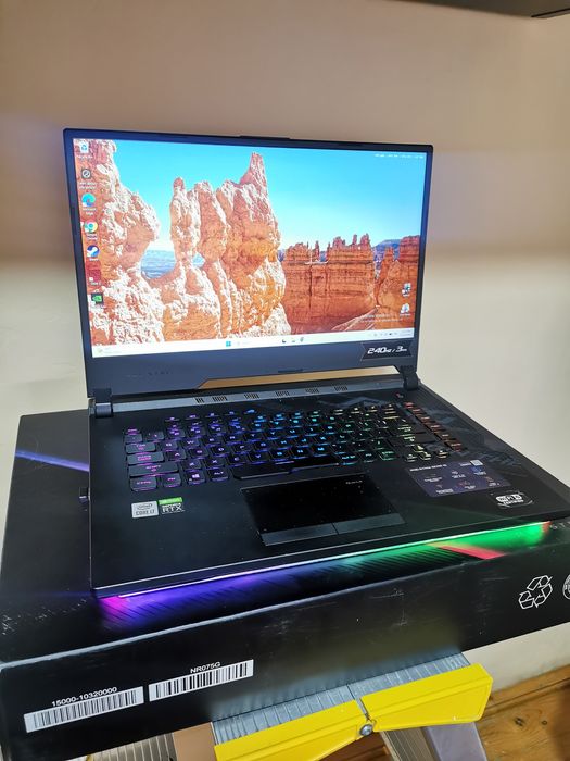 Laptop gaming  Asus Rog Strix, I7, RTX stare excelenta