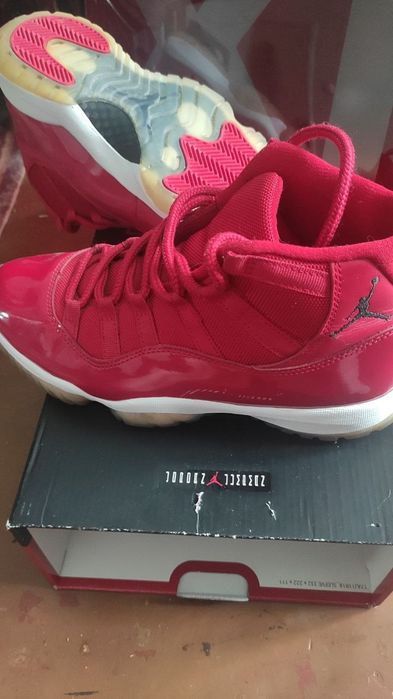 Продам кроссовки AIR Jordan 11 RETRO