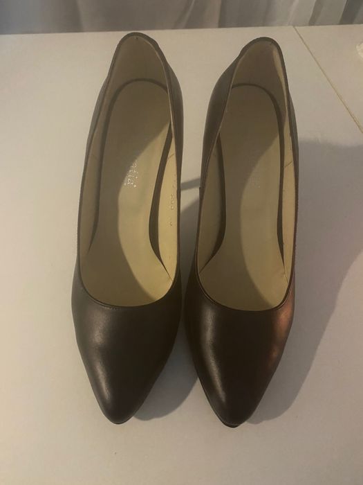 Pantofi negri din piele