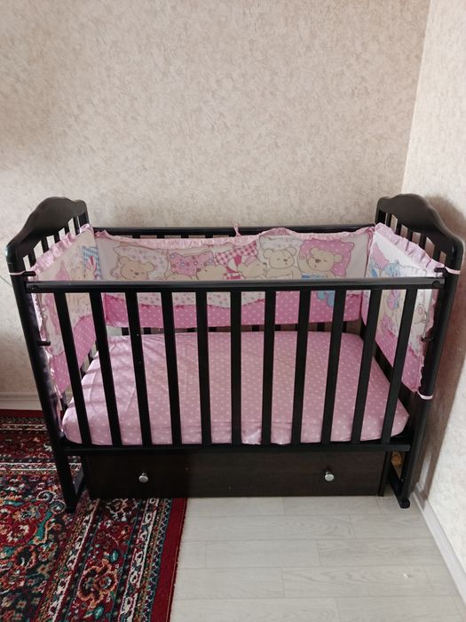 Продам детскую кроватку