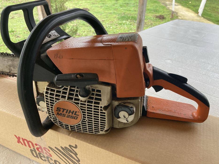 STIHL MS 250 Резачката работи перфектнно!