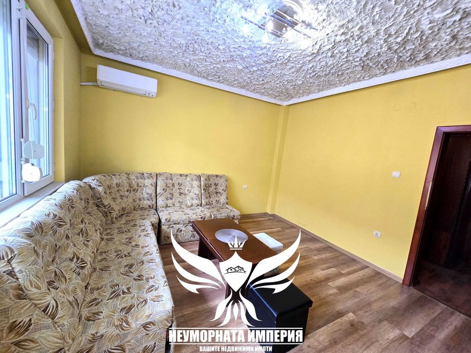 Продавам обзаведен тристаен, мансарден тристаен, двор 230кв.м., гараж и паркомясто 210РЗП в Асеновград кв.Баба тонка - снимка 2