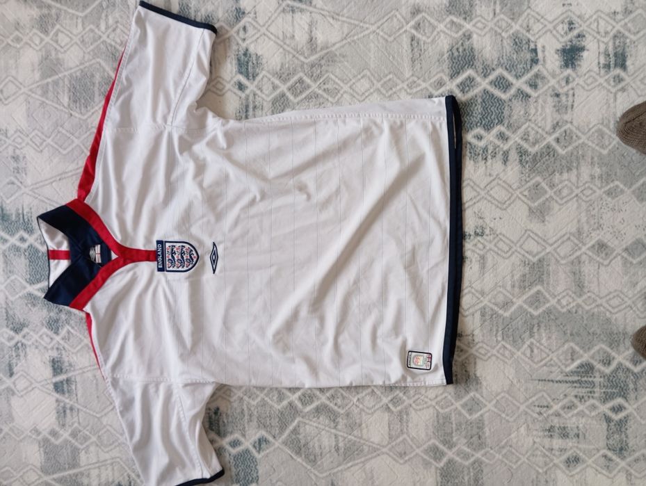 Оригинални тениски на Англия и Барселона