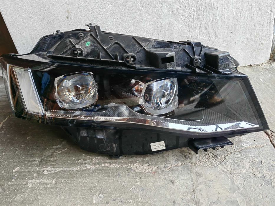 Фар Peugeot 508 LED десен / Фар Пежо 508 Оригинален