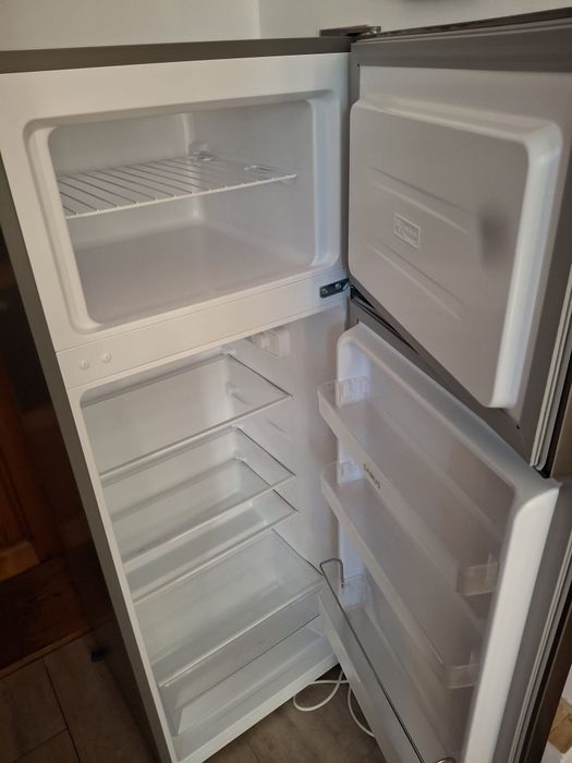 Frigider cu Cogelator Samus Aproape nou