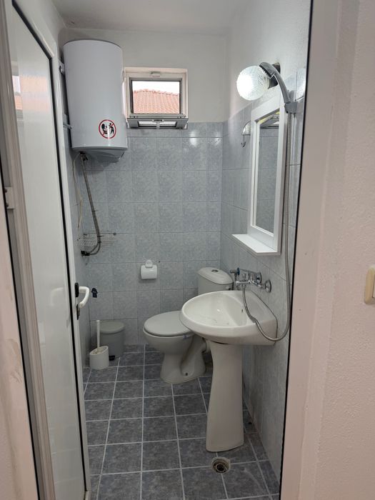 Дава се под наем Едностаен апартамент в Варна, Базар Левски - 25 кв.м за 24.48 € - Снимка #3