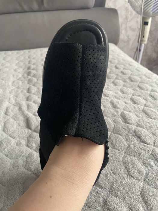 Отдам босоножки открытые