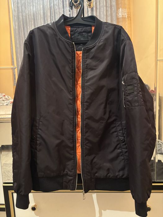 Куртка бомбер черная