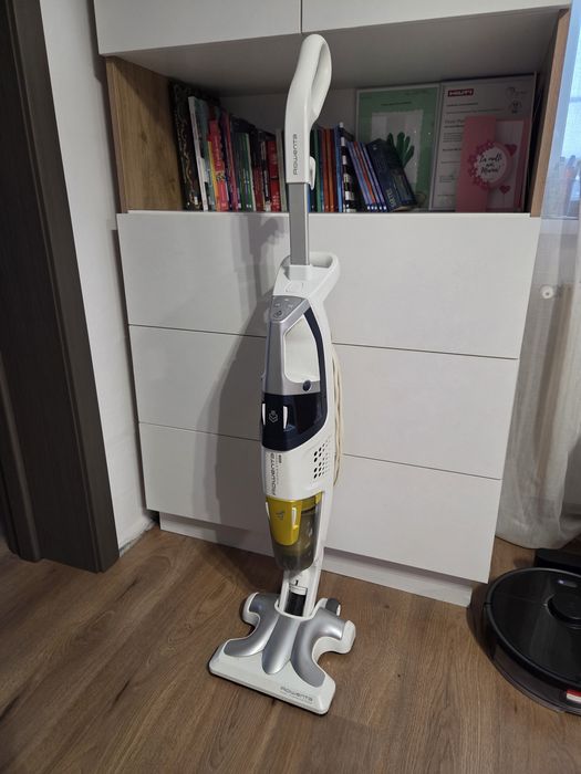 Aspirator vertical cu abur Rowenta Clean & Steam Multi