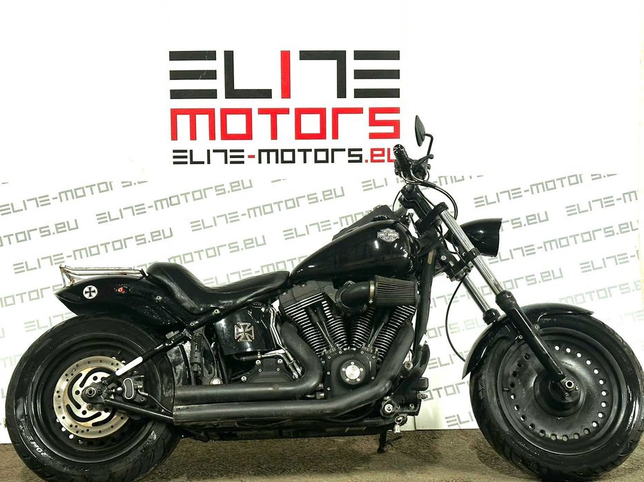 Bobber Harley Davidson Softail FatBoy - Stage 1 - sunet de vis