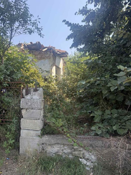 Продавам стара къща