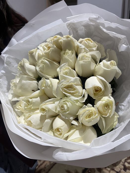 Белые розы букет