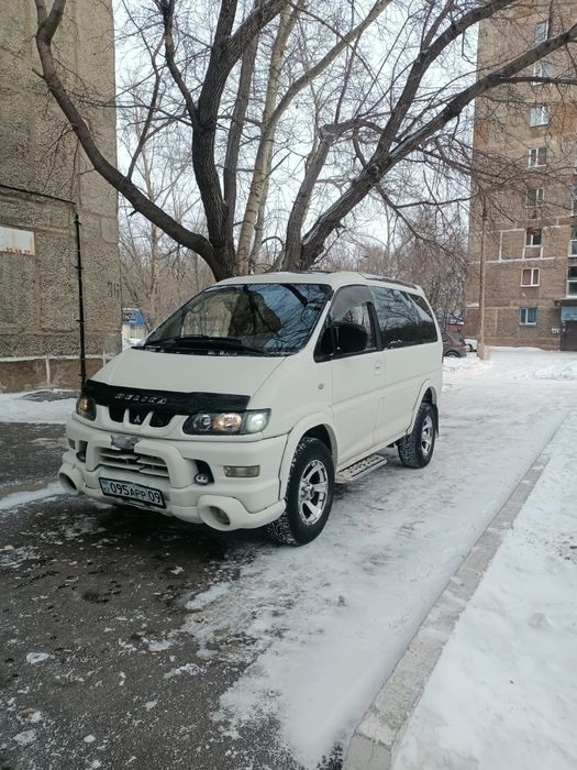 Продам машину Mitsubishi Delixa
