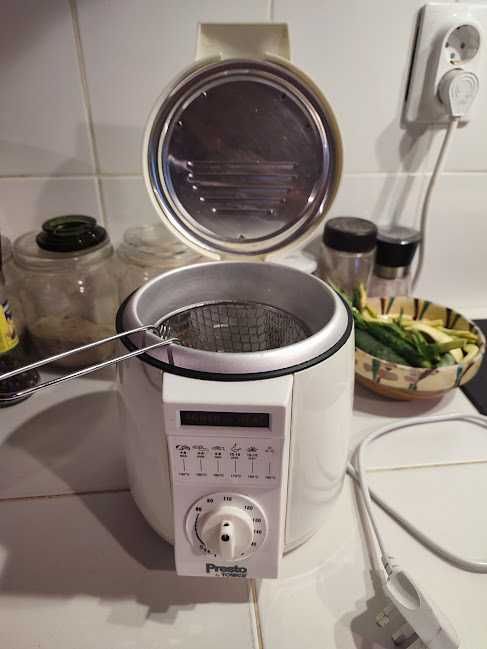 Friteuza -Presto Tower