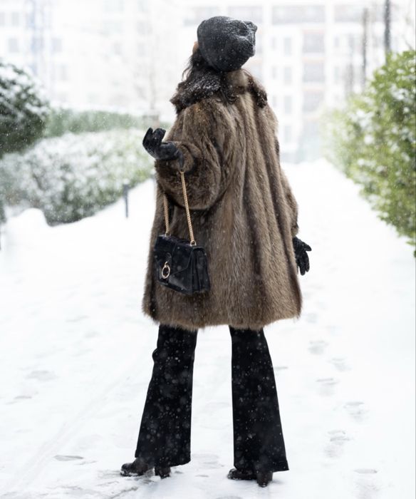 Бежово  палто естествен косъм