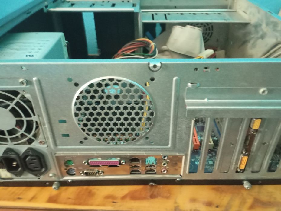 Компьютер + дисковод в падарок