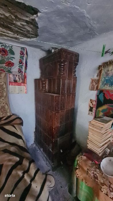 Casă bătrânească de vânzare în comuna Ciofrângeni, județ Argeș.