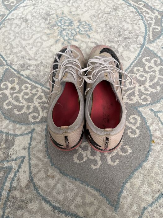 бутсы в хорошом состояние