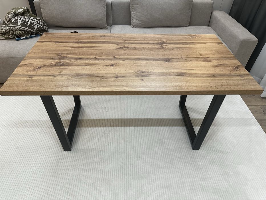 Стол обеденый, ЛДСП.